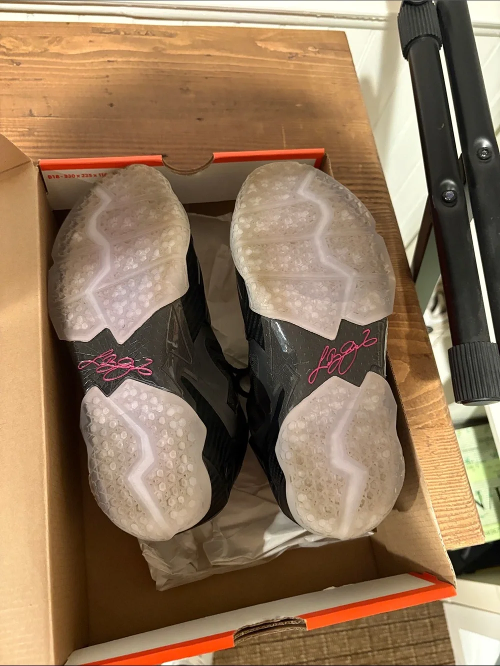 Lebron XI size 6.5y